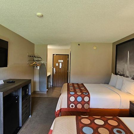 Super 8 By Wyndham Elgin Otel Dış mekan fotoğraf