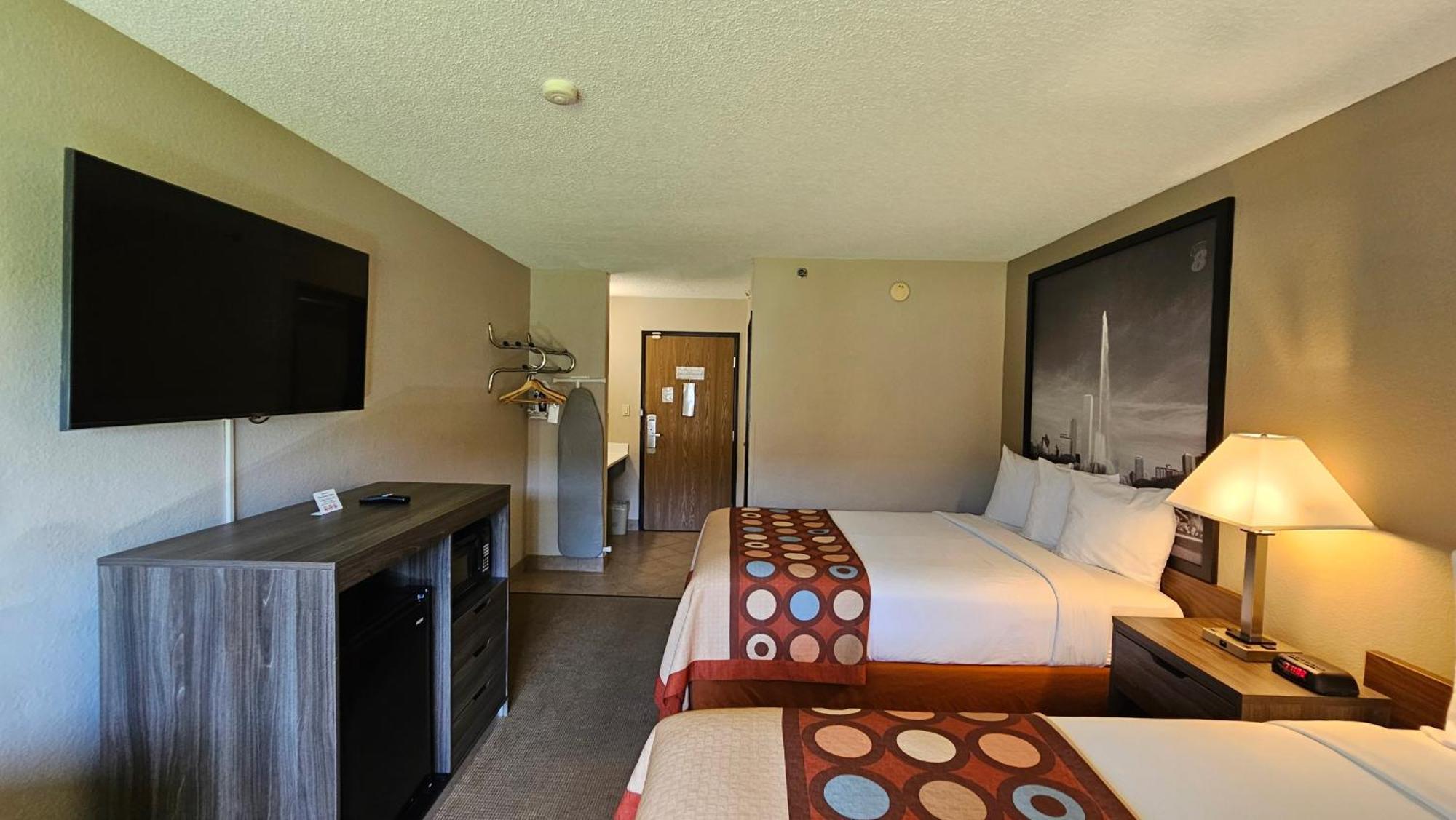 Super 8 By Wyndham Elgin Otel Dış mekan fotoğraf