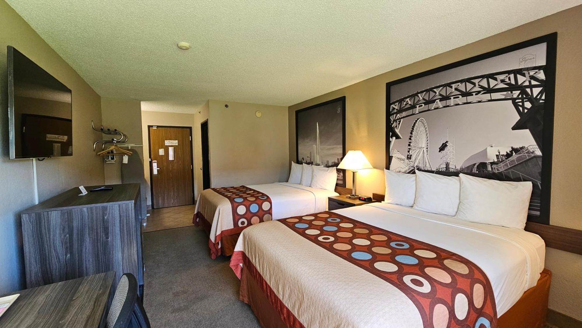 Super 8 By Wyndham Elgin Otel Dış mekan fotoğraf